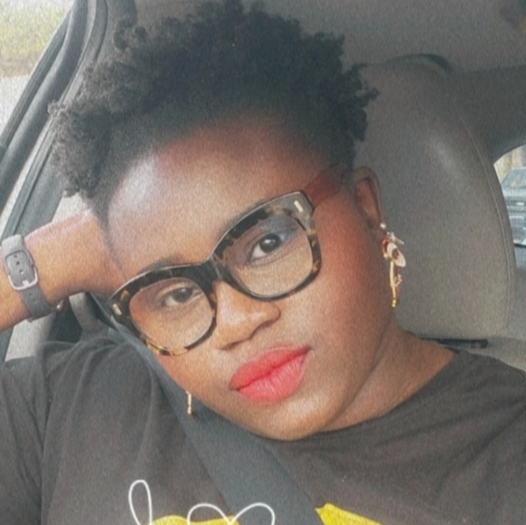 Meet Your Posher - Picture 3 of 3